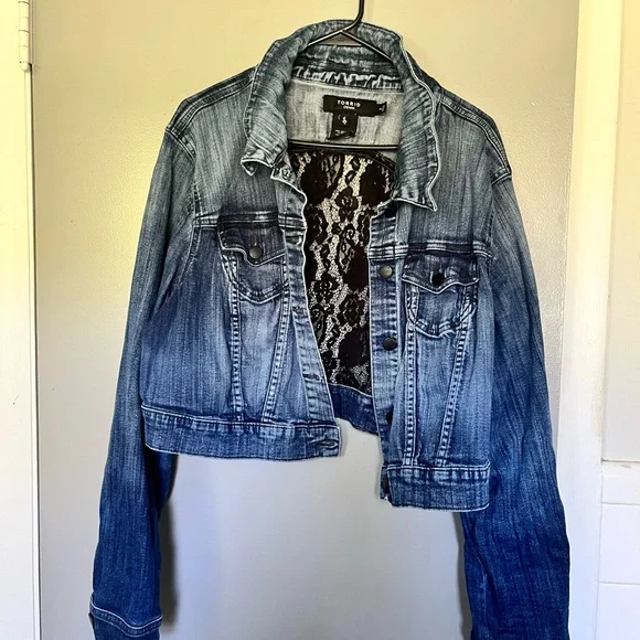 Torrid Women's crop Jean jacket size 3 - Picture 2 of 4